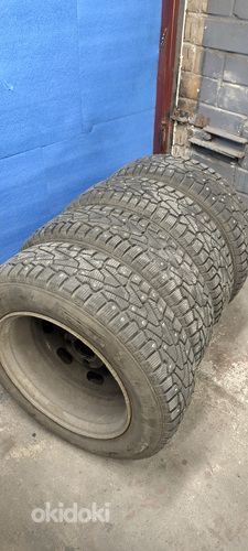 Продаются зимние шипованные шины на дисках, Pirelli 185/65/R