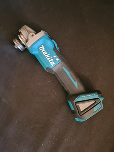 Makita DGA504z akurelakas (1 foto / 3)