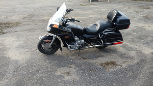 Honda Goldwing GL1200 (1 фото из 4)
