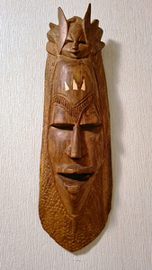Aafrika maskid, punasest puidust (2 foto / 6)