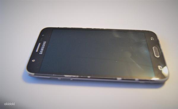 Samsung Galaxy J5 (фото #2)