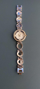 Женские часы Louis Vuitton