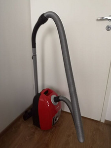 Пылесос Bosch Zooo 850W (9 фото из 10)