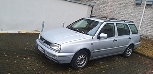 Volkswagen Golf Variant 1,8 (1 foto / 3)
