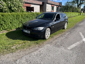BMW 330d (2 foto / 8)