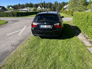 BMW 330d (4 foto / 8)