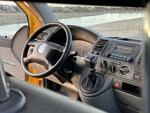 Volkswagen Transporter T5 (11 foto / 15)