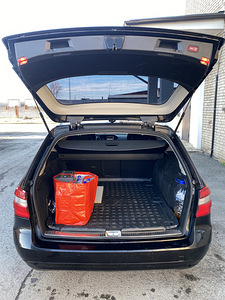 Mercedes e 212 (7 фото из 9)