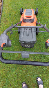 Электрическая газонокосилка HUSGVARNA LC141C (4 фото из 7)