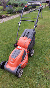 Электрическая газонокосилка HUSGVARNA LC141C (2 фото из 7)