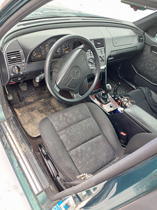 Mercedes c180 (7 foto / 7)