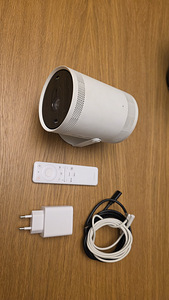 Projektor Samsung Freestyle (2 foto / 5)