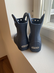 Сапожки crocs 6 (8 фото из 8)