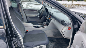 Компрессор mb c200 Atm с отказом радиатора Üv 2023 05 (5 фото из 9)