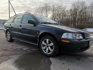 Volvo v40 1.8 бензин механика (1 фото из 11)