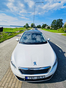 Продам Peugeot 308 2014, 1.2 бензин, механика. (5 фото из 9)