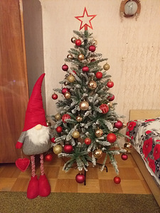 Продам ёлку (2 фото из 2)