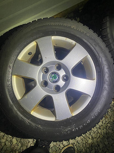 Škoda talvine naastud veljed koos rehvidega 195/65r15 95t xl (2 foto / 5)