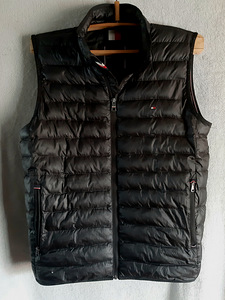 Жилет Tommy Hilfiger M (1 фото из 1)