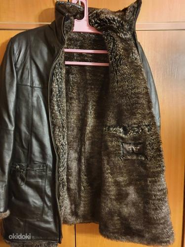 Продам мужскую кожанную куртку.Цвет черный.Размер 48-50. (фото #3)