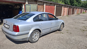 Volkswagen Passat B5 varuosadeks müük 1.9 TDI (3 foto / 9)