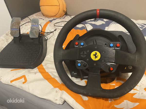 Thrustmaster mängurool