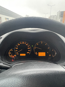 Toyota Avenida 2.2d D4D (8 foto / 8)