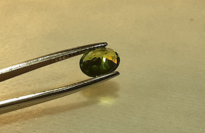 Peridoot; loomulik; 2,77 ct; roheline-kollane; Pakistan; Si; (2 foto / 10)