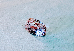 Kunziit; natuur;7,48ct; hele virsiku-roosa; KUI!; Afganistan (2 foto / 9)