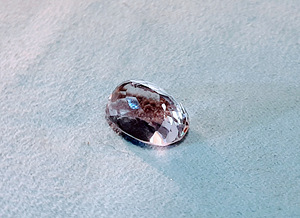 Kunziit; natuur;7,48ct; hele virsiku-roosa; KUI!; Afganistan (8 foto / 9)