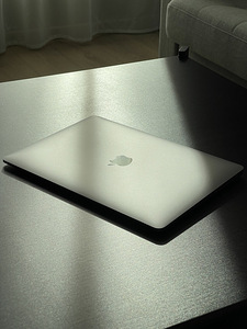 MacBook Air 2019 128gb (2 foto / 7)