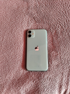 iPhone 11, 128gb (2 foto / 3)