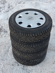 185/65 R15 как новая шипованная резина с дисками (3 фото из 3)