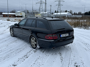 Mercedes-Benz E320 w211 (4 foto / 11)