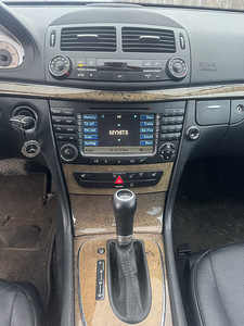Mercedes-Benz E320 w211 (8 foto / 11)