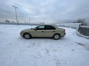 Ford Mondeo 1.8 82kw 2006 (2 foto / 12)