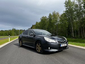 Subaru legacy 2011a. (2 foto / 7)