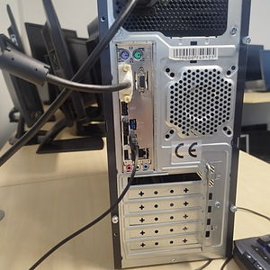 Lauaarvuti ASUS Intel G4400/8GB RAM/SSD (4 foto / 4)