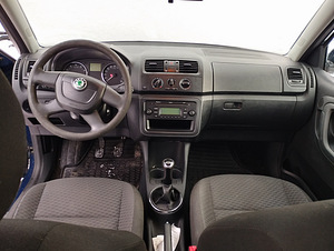 Skoda fabia (6 foto / 9)