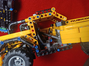Lego Jeep Wrangler, Police Car, детали от трактора John Deere (4 фото из 10)