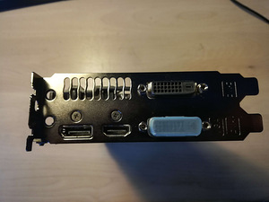 Asus GeForce GTX 650 Ti Boost DirectCU II 2GB Graafikakaart (4 foto / 10)