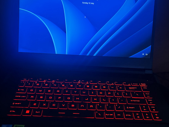 Ноутбук MSI