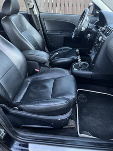 Ford Mondeo Ghia 2002 (9 foto / 11)