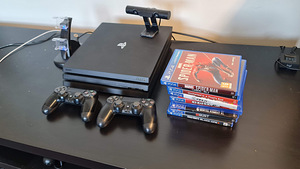 PS4 + 2 controllers + VR + Games