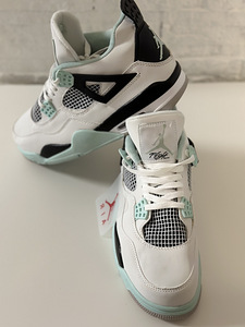 Nike JORDAN 4 Retro White Oreo — новинка! (5 фото из 10)
