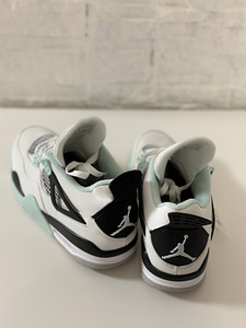 Nike JORDAN 4 Retro White Oreo — новинка! (7 фото из 10)