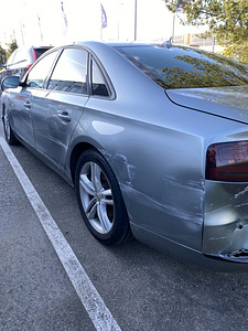 Audi A8 3.0 komplektne auto varuosadeks (6 foto / 10)