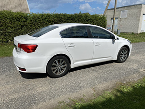 Toyota Avensis 1.6 97kW 2012 LPG (3 foto / 8)