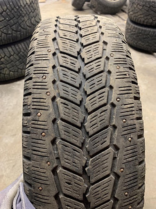 Шины 215/70 R 15 c (3 фото из 3)