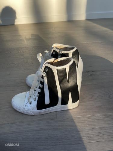 DKNY обувь (фото #1)